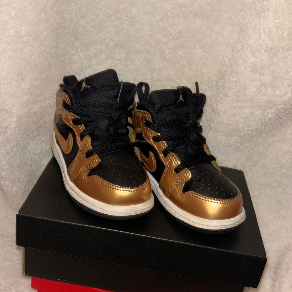 Jordan 1 Mid SE TD Black Metallic Gold White Baby Toddler Size (7c) Sneaker